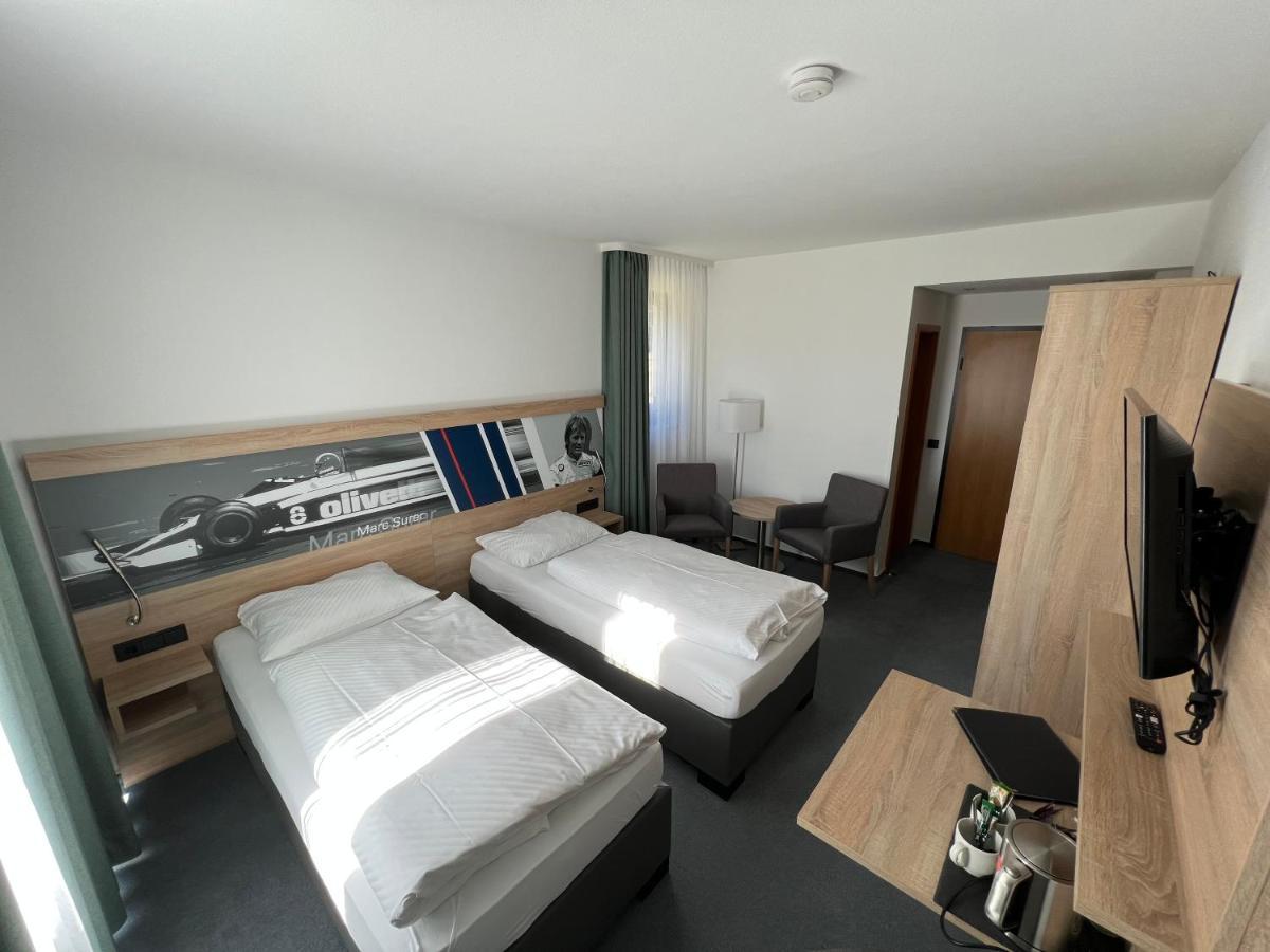Hotel Am Tiergarten Nürburg Buitenkant foto