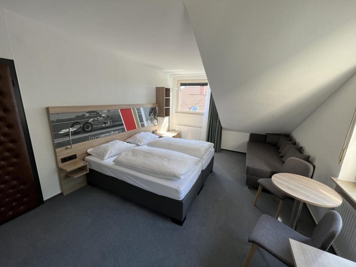 Hotel Am Tiergarten Nürburg Buitenkant foto